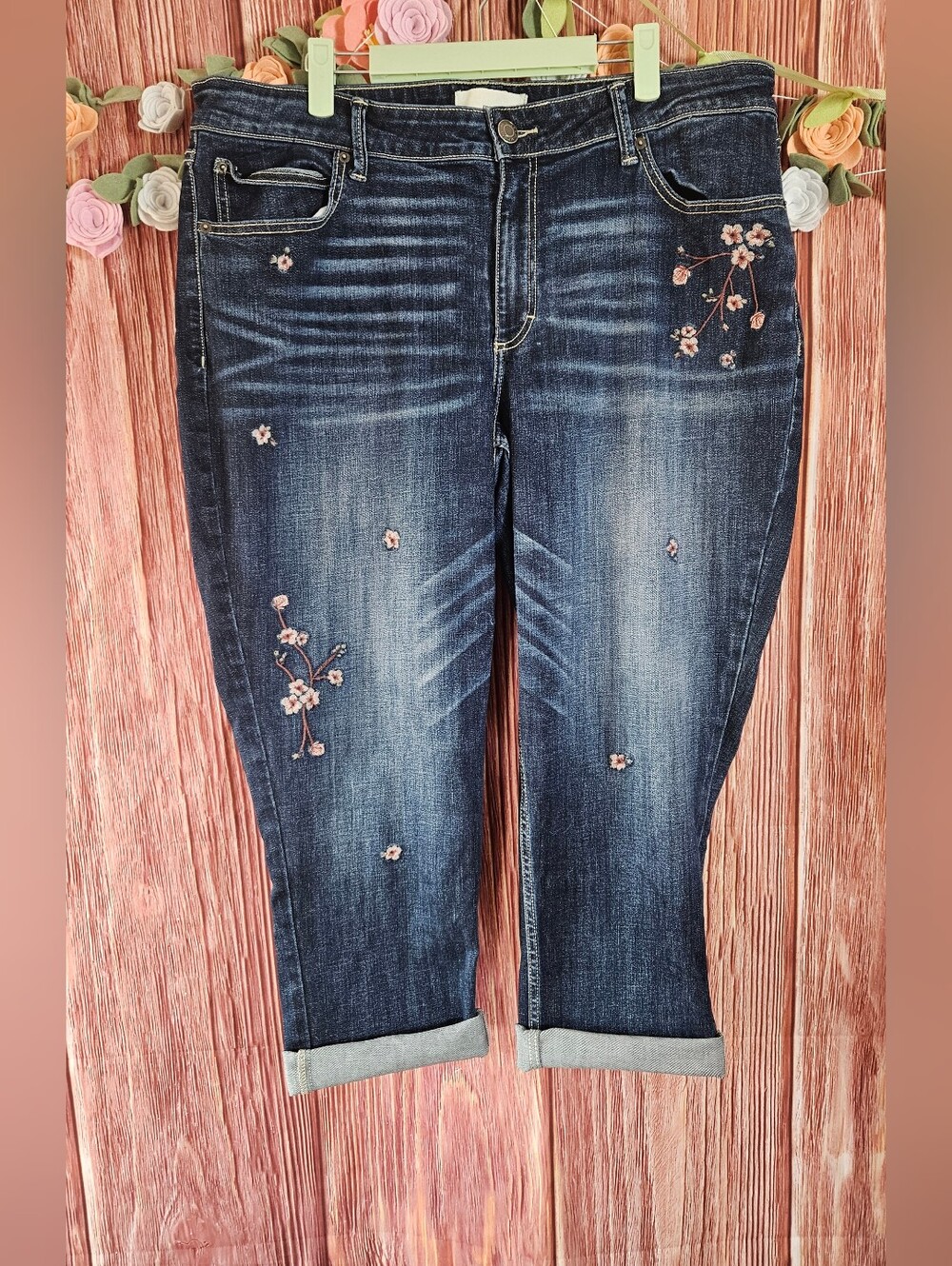 Maurices Boyfriend Embroidered Jeans Size 18